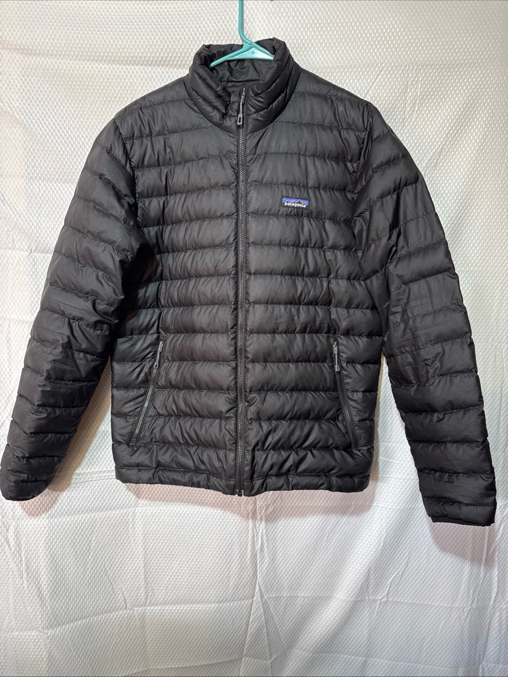 Patagonia Down Sweater Jacket for Men, Size M - Black